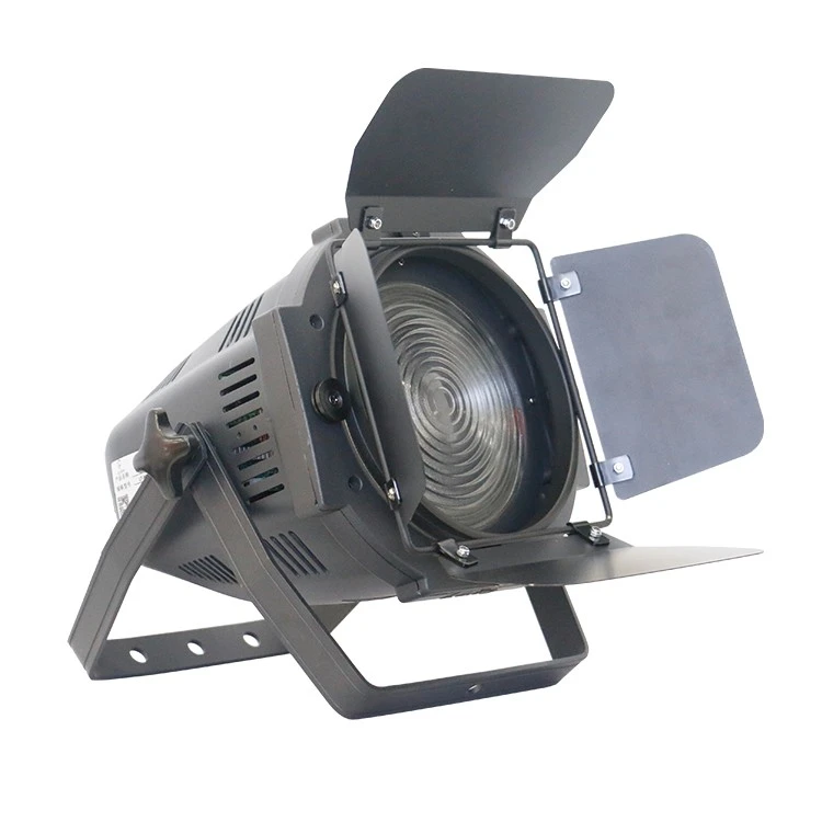Studyjna lampa Fresnela LED o mocy 200 W